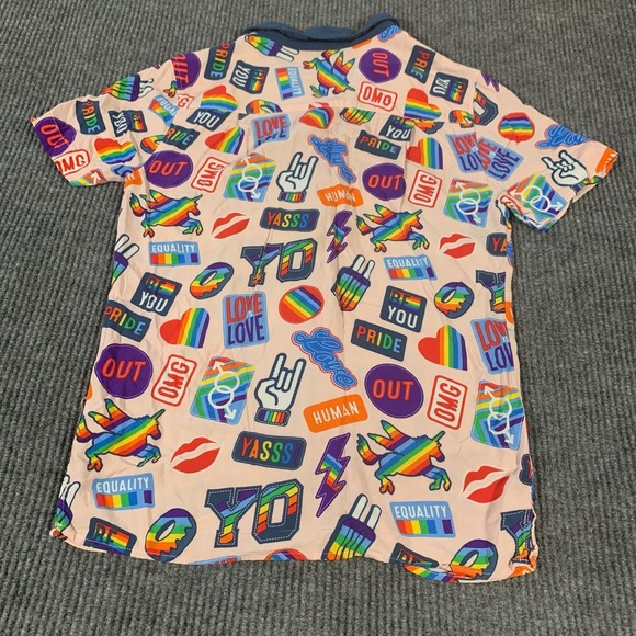 Trinity Collective Shirt Mens Small Pink Button Up Camp Pride Love Peace Rainbow - Picture 10 of 14